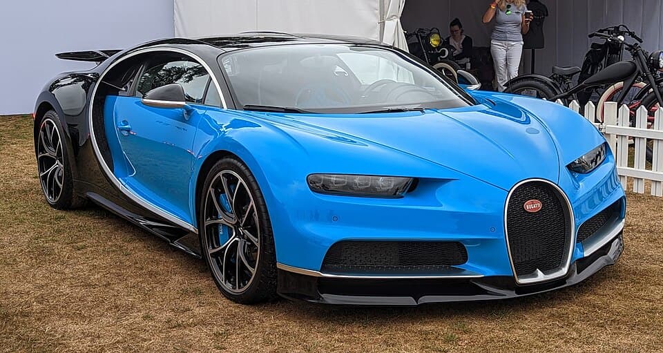 Bugatti Chiron - 1500hp W16 Quad-Turbo hypercar