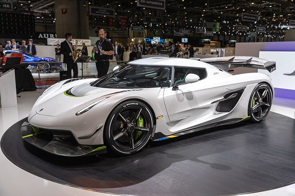 Koenigsegg Jesko - 2023 V8 Twin-Turbo hypercar
